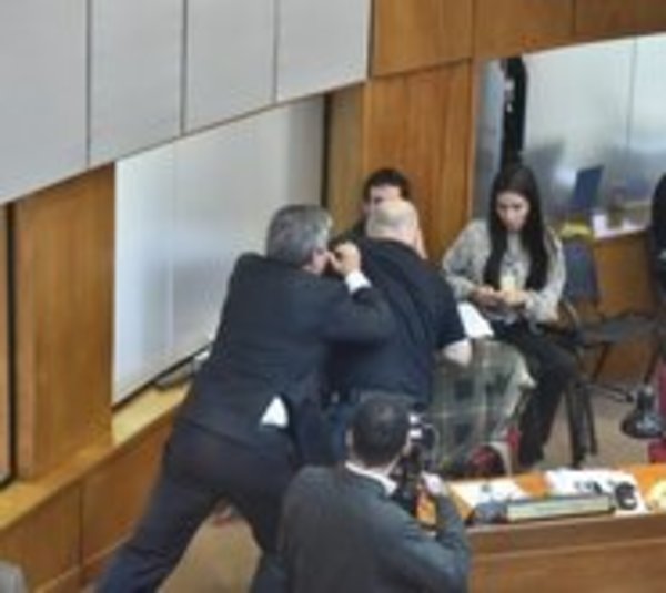 Cartistas piden que Riera y 'Payo' sean suspendidos - Paraguay.com