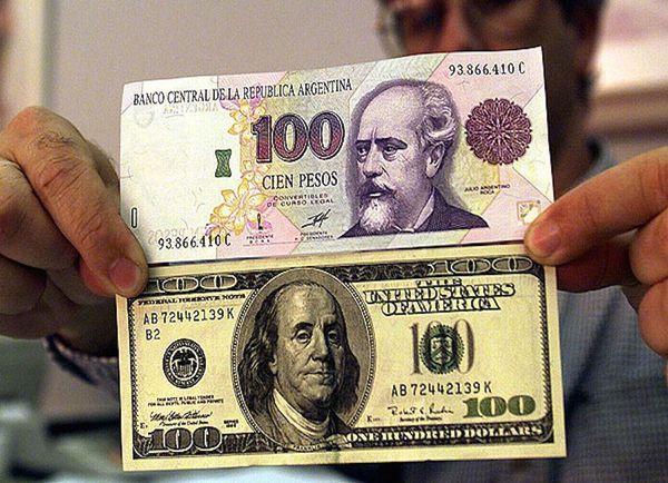Argentina aplica medidas para evitar saltos en inflación y dólar