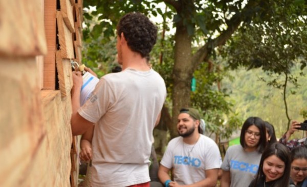 Techo entrega 10 nuevas viviendas en dos comunidades