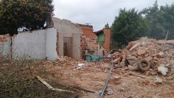 Municipalidad: Quisieron demoler resto de depósito privado y derribaron una cocina comedor | San Lorenzo Py