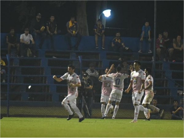 El Rayadito festeja en Villa Elisa
