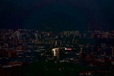 Un nuevo apagón deja sin luz a gran parte de Venezuela » Ñanduti
