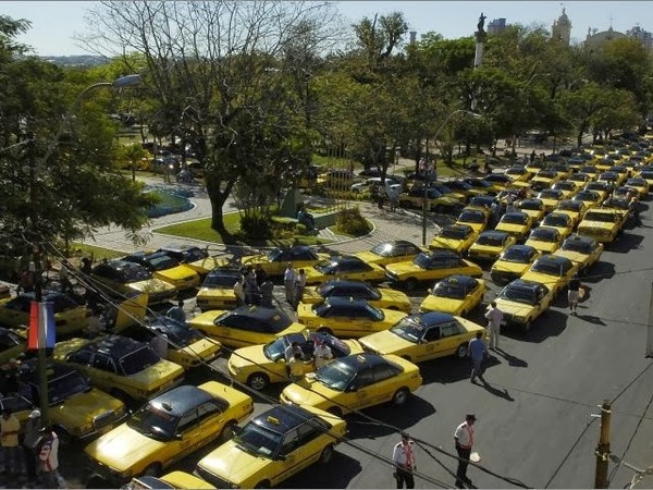 Autoridades esperan que taxistas mantengan la cordura durante la movilización - Radio 1000 AM