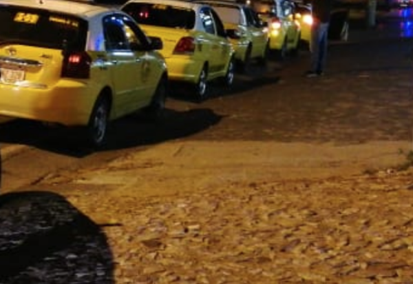 HOY / Taxista denuncia que balearon su móvil en Ñemby