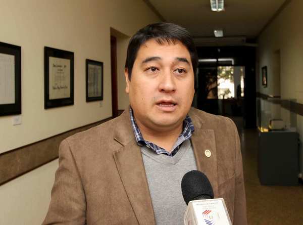 Eduardo Nakayama confirma su candidatura a la Presidencia del Partido Liberal » Ñanduti