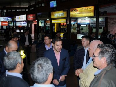 Tras toma de terminal, denuncian por extorsión al intendente de CDE