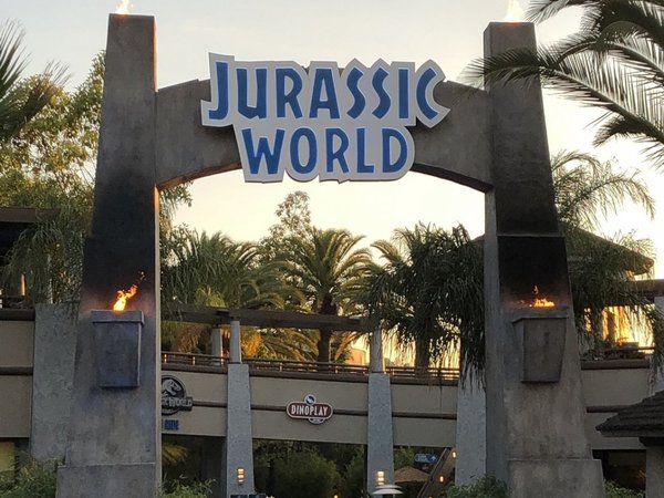 El parque Jurassic World es una realidad en Los Ángeles