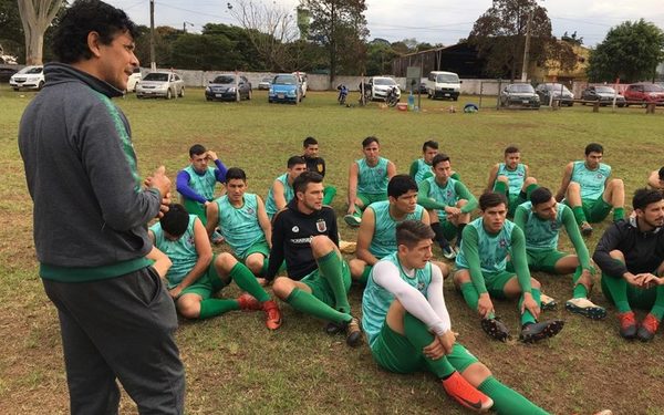Paranaense divulga lista de cara al Interligas