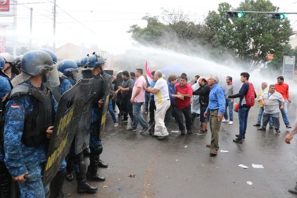 Detienen a Arístides Morales y otros dirigentes taxistas