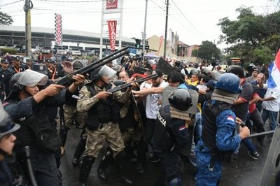 DETIENEN A SIETE DIRIGENTES TAXISTAS