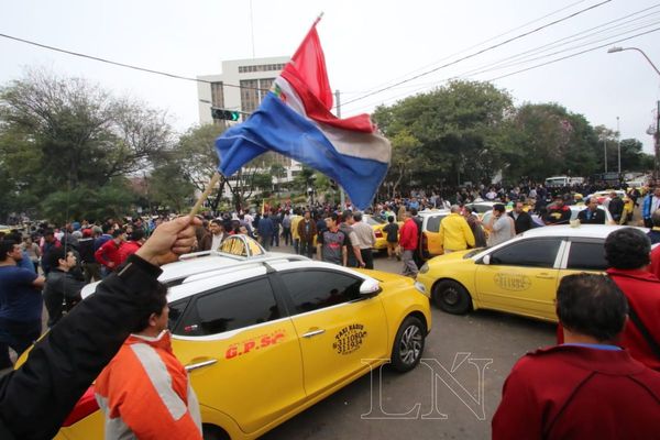 Acuerdo amarillo para despejar calles