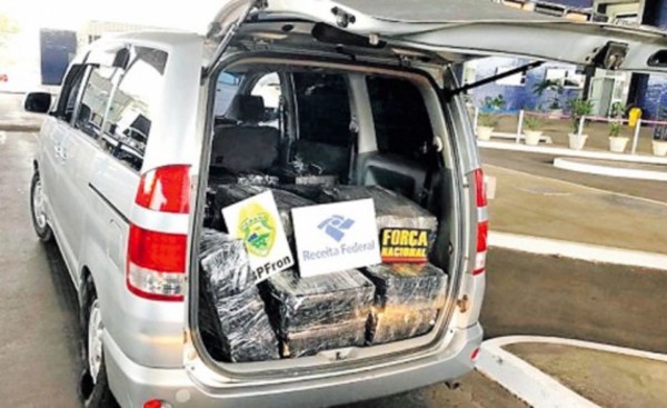 Furgón con chapa paraguaya cae con drogas en Brasil