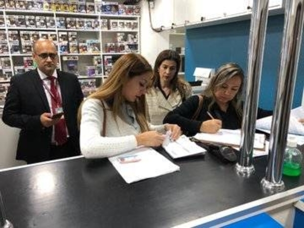 HOY / En 15 allanamientos desmontan un negocio que 'contrabandeó' por valor de US$ 678.300.678