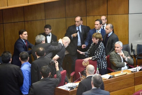 Enrique Riera se queda fuera del Senado