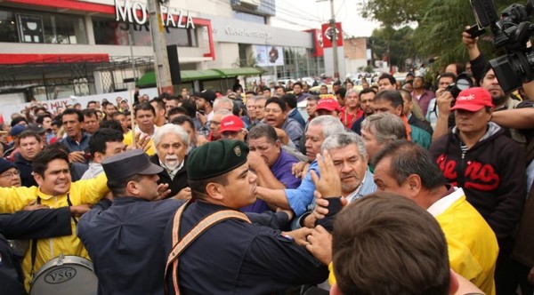 "Tratamos de usar la menor fuerza posible en movilización de taxistas" » Ñanduti