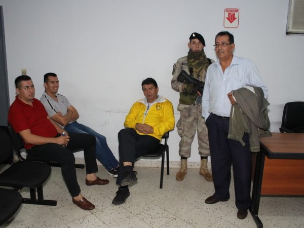 Piden imputación por resistencia y perturbación de la paz pública de siete taxistas - Radio 1000 AM