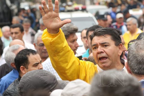 Imputan y ordenan prisión de taxistas