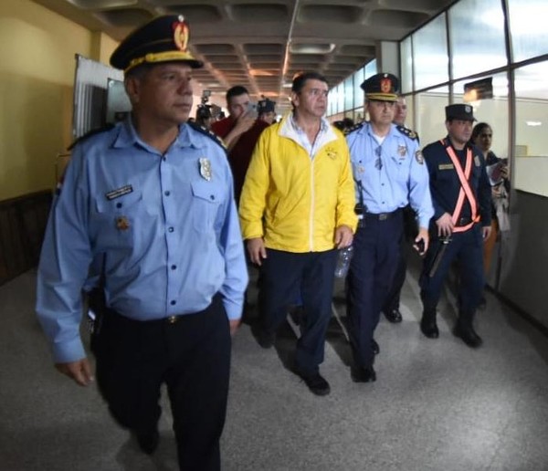Arístides Morales y otros siete taxistas fueron imputados - Radio 1000 AM