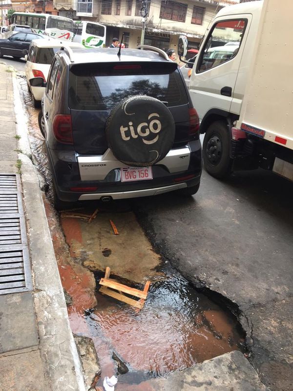 Desperdicio de agua potable - Crónicas Ciudadanas - ABC Color