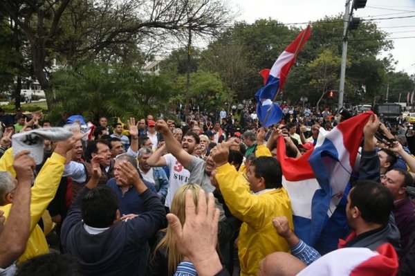 Imputan a Arístides Morales y otros dirigentes taxistas