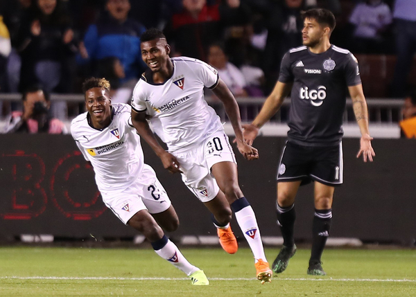Dura caída de Olimpia en Quito