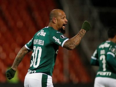 Palmeiras se recupera de un 2-0 y consigue un valioso empate