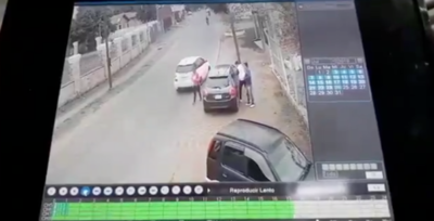 HOY / Bajó a comprar una gaseosa, tortoleros rompieron el vidrio y robaron su cartera