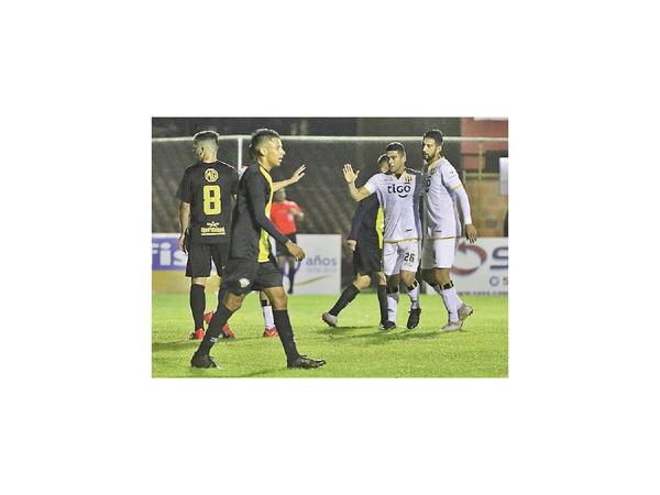 El campeón vence a Recoleta y avanza