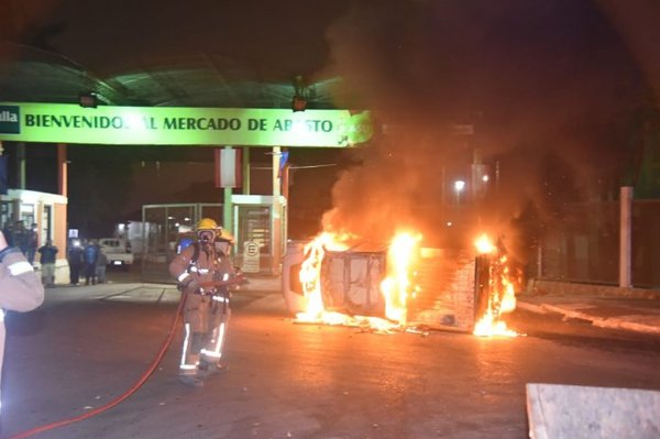 Con palos intentaron rescatar tomates incautados