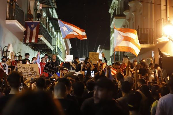 Bad Bunny y Residente se unen a protesta en Puerto Rico - Música - ABC Color