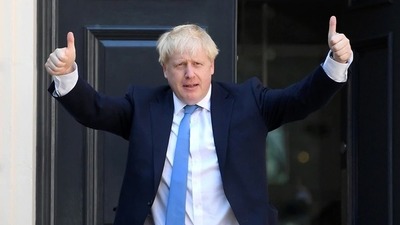Johnson asume como primer ministro tras audiencia con la reina Isabel II