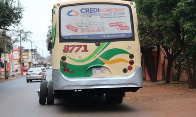 Bus pierde ruedas en Franco