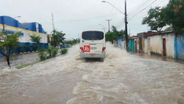 Varios muertos tras fuertes lluvias al noreste de Brasil | .::Agencia IP::.