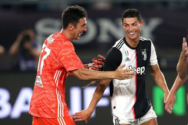 Juventus supera al Inter con un gran Buffon - Fútbol - ABC Color