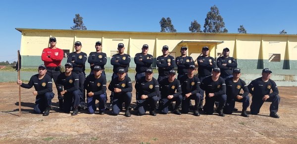 Agentes penitenciarios realizan curso de actualización en manejo de conflictos - Churero.com