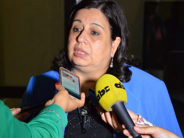 Banca del reemplazante de Cubas corresponde a Frente Guasu, dice senadora   - Radio 1000 AM