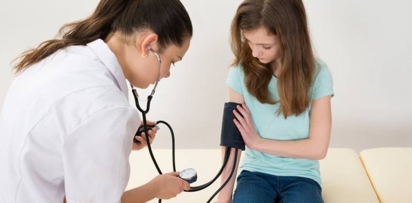 HOY / Hijos de hipertensos deben controlar niveles desde los 5 años