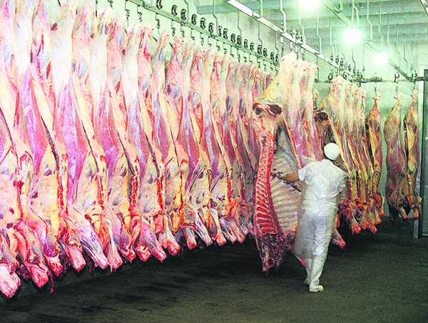 Brasil busca habilitación de 25 frigoríficos más para exportar a China
