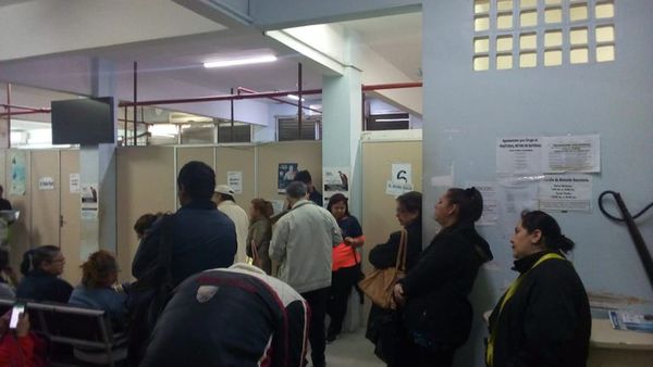 Lesionados, sufriendo en IPS - Crónicas Ciudadanas - ABC Color
