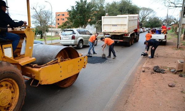 Un kilómetro de asfalto por día en Ciudad del Este