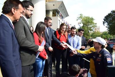 Presentan en Diputados proyecto de protección integral a bomberos voluntarios - Nacionales - ABC Color