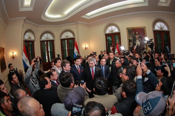 Gobierno reafirma lucha frontal contra el contrabando - .::RADIO NACIONAL::.