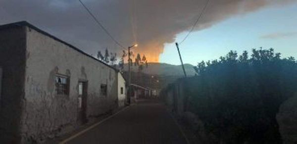Alertan sobre nuevas erupciones del volcán Ubinas en Perú