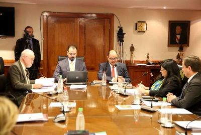 Ministros desisten de acción y ahora trabajan en reglamentación de la ley - Judiciales y Policiales - ABC Color