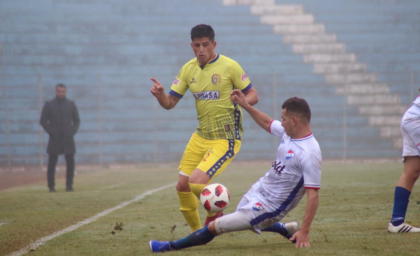HOY / Aprovechan la neblina para llenar el arco de goles