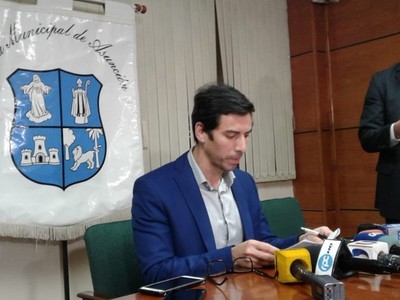 Junta sanciona ordenanza que va a regir las actividades de Muv y Uber   - Radio 1000 AM