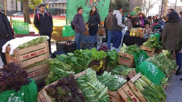 'Alimentazo' en Argentina para denunciar la crisis del sector agropecuario » Ñanduti
