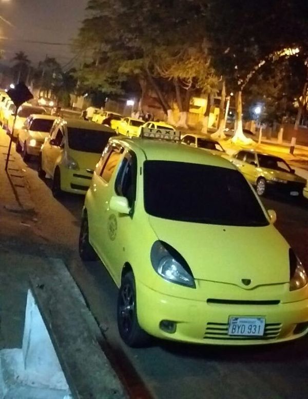 Taxistas sanlorenzanos contra tratamiento de Uber - Nacionales - ABC Color