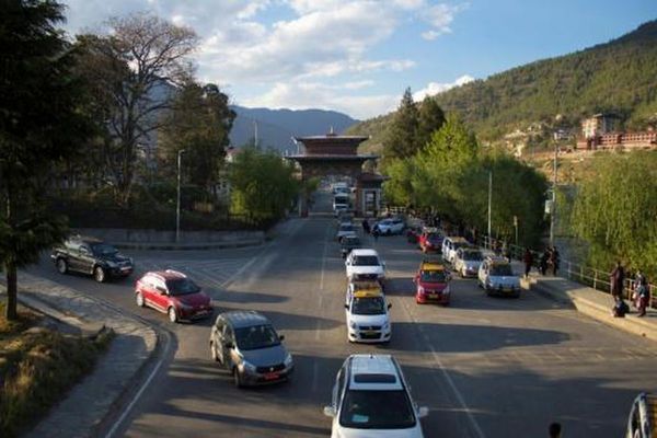 Auge de coches estresa a los habitantes de Bután