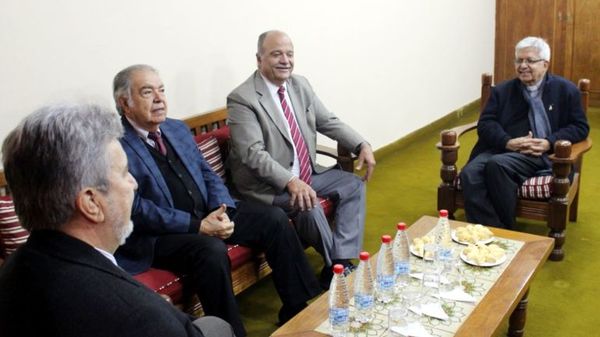 UIP dialoga con la Iglesia sobre realidad económica - Economía - ABC Color